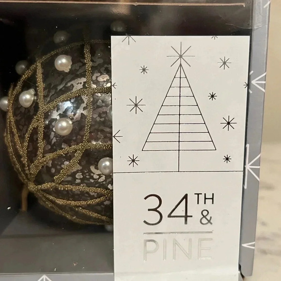 Holiday Christmas Ornaments set of 4 - Picture 4 of 5